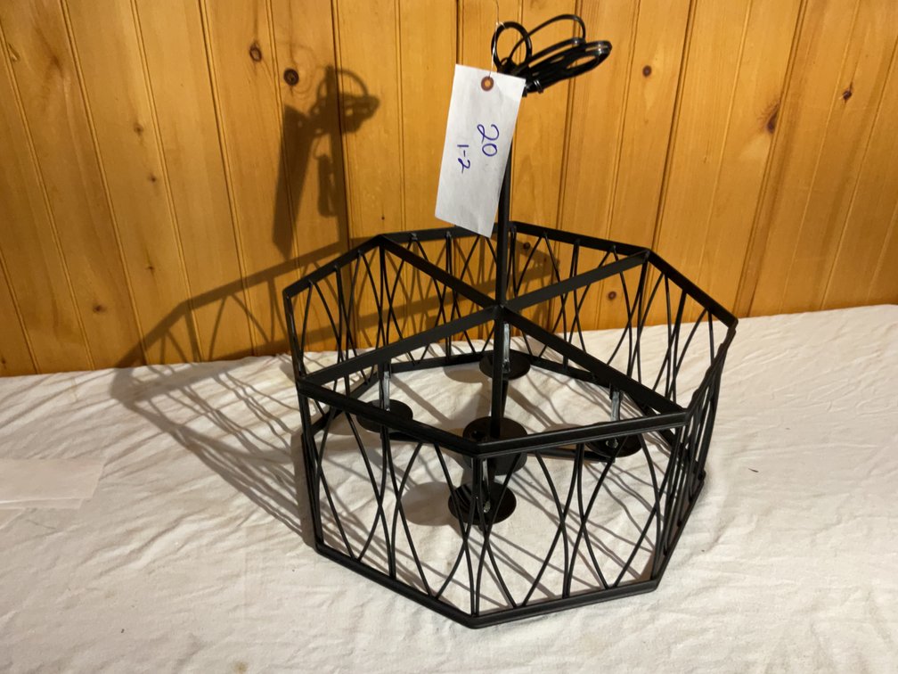 (2 x bid) hanging metal light