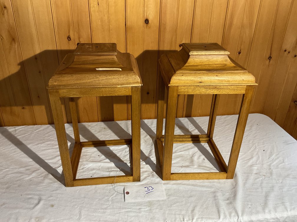 Wooden hanging light boxes