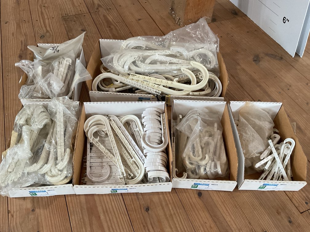Large amount pipe hangers