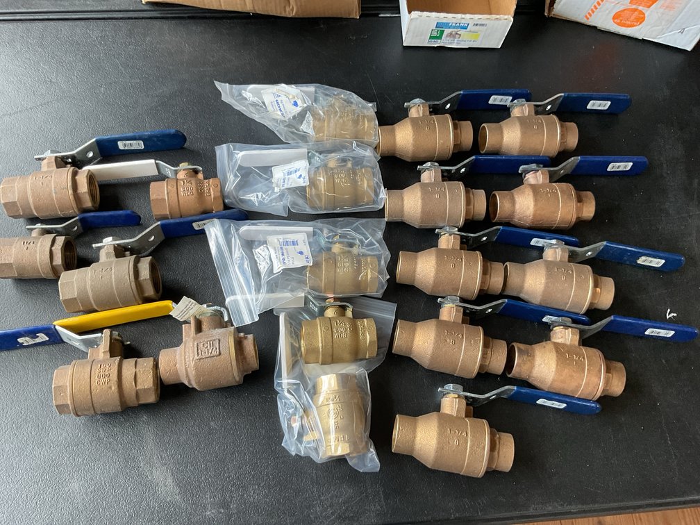 20 pcs, 1 1/4” brass valves