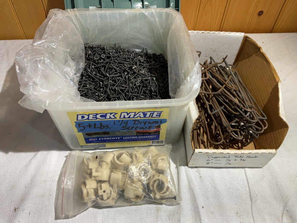 1 1/4” screws & tube hook
