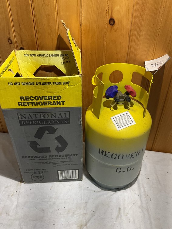 Recovered refrigerant tank