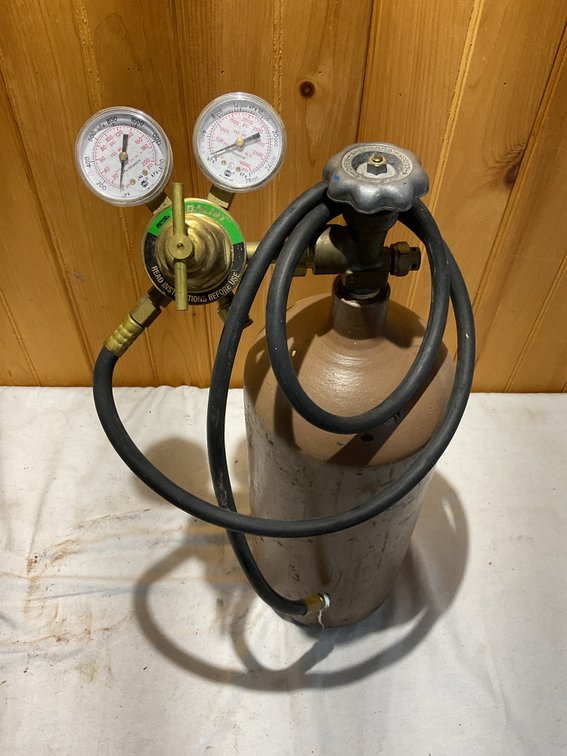 Nitrogen tank with gauge