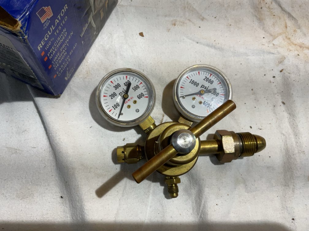 Tank regulator gauges