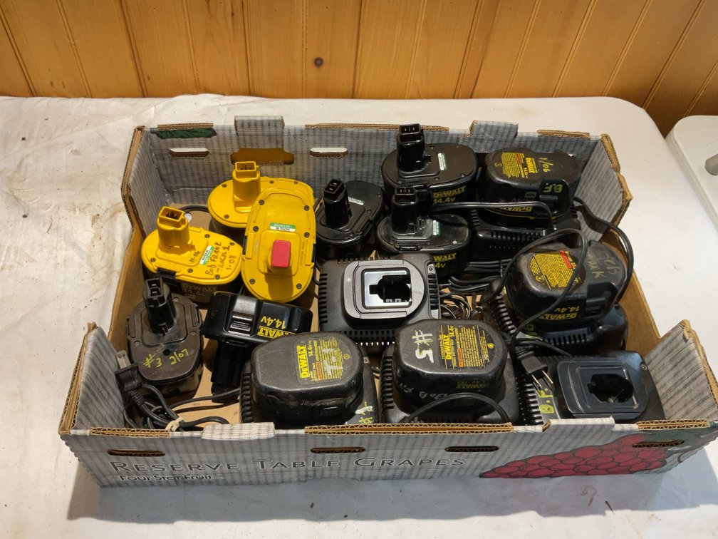 14 and 18 V batteries and chargers