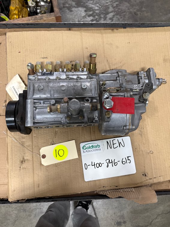 0-400-846-615 (1822370C91) New Bosch A Injection Pump fits Navistar DTA408 6.7L 144kW Engine