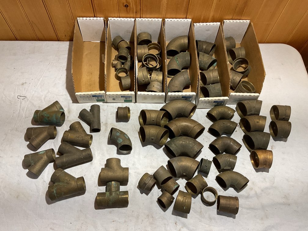Many various sizes brass fittings
