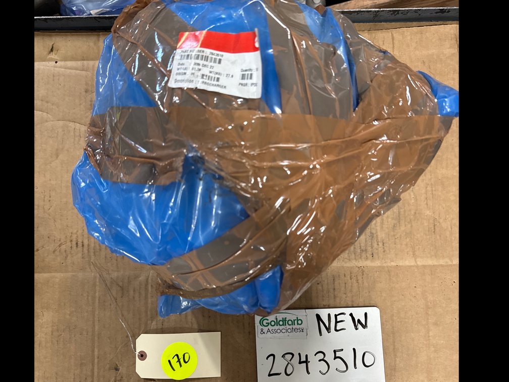 2843510 (3537945 ; 4037543 ; 4352169) New Holset HX60 Turbocharger fits Cummins K38 Engine