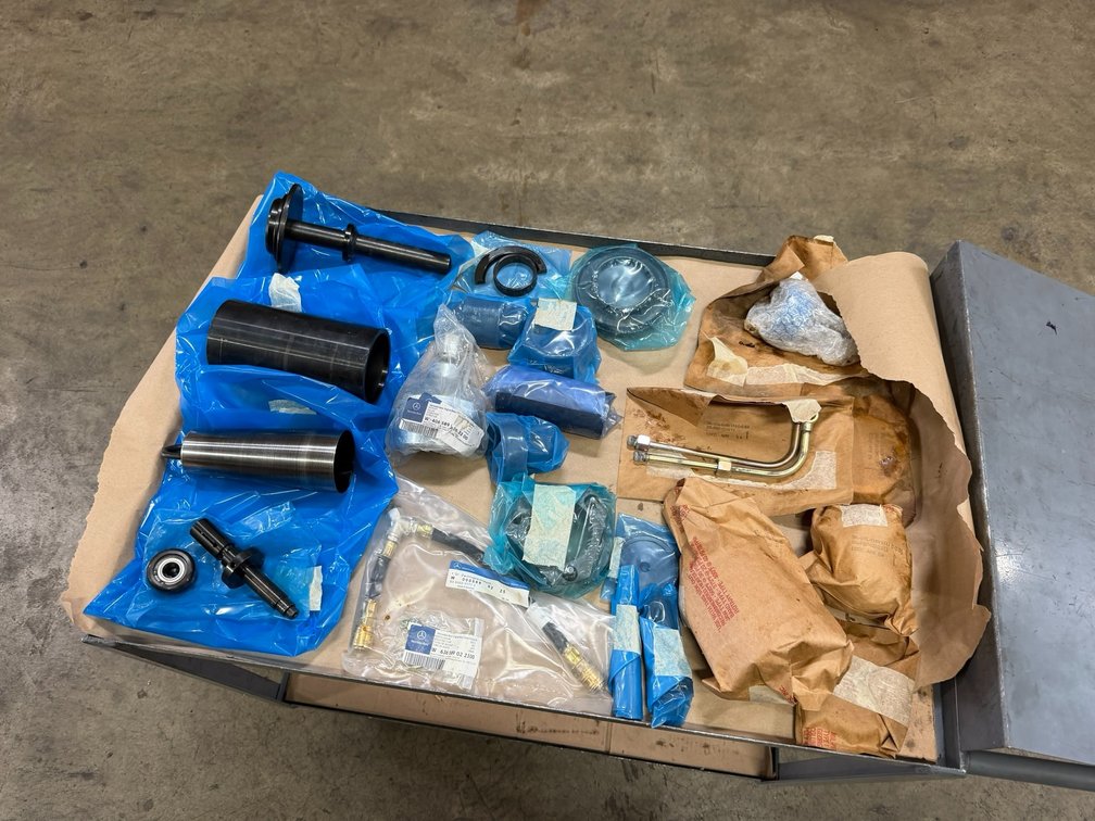 Mercedes Daimler Service Tools & Parts-New in Crate