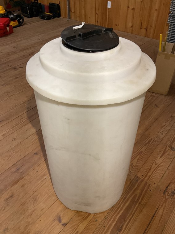 65 gallon tank, appears new