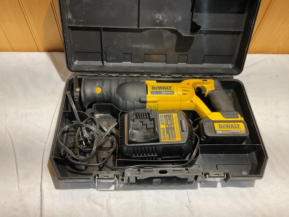DeWalt 20 V reciprocating saw