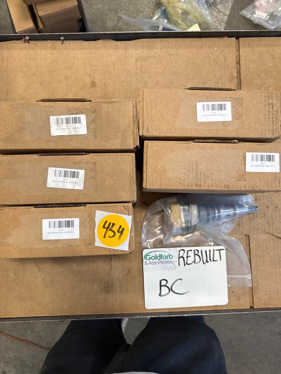 (6 x Bid) BC (AP63807BC, 1824919C1) Rebuilt Navistar DT466E HEUI Injector 1995 - 1997 and 1 Damaged