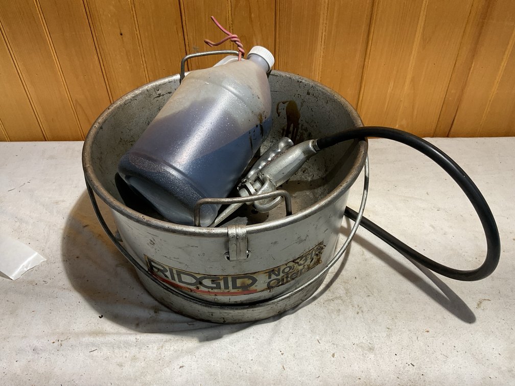 Ridgid 318 oiler and 1 gallon oil