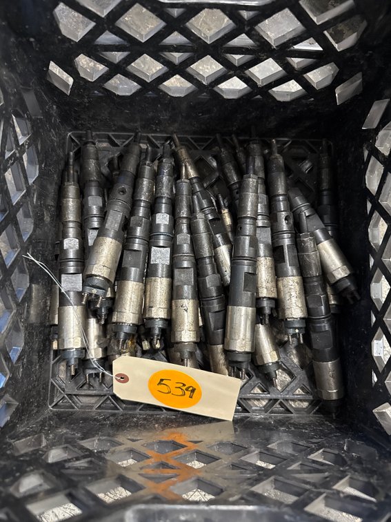 (24 x Bid) Denso 0541 095000-0541 (RE524369 ; RE504181 ; AP50904) Core Denso Common Rail Fuel Injector fits John Deere 8.1L Engine