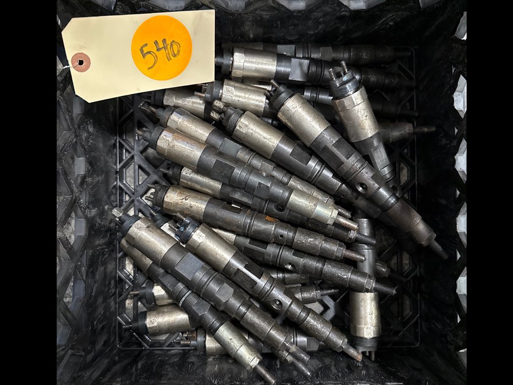 (24 x Bid) Denso 0551 095000-0551 (RE524368 ; RE501010 ; AP50901) Core Denso Common Rail Fuel Injector fits John Deere 8.1L Engine