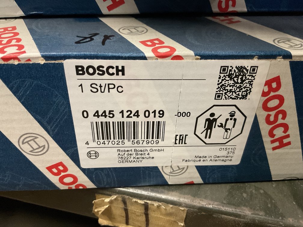 (3 x bid) New Bosch Fuel Injector, Cummins QSB 6.7