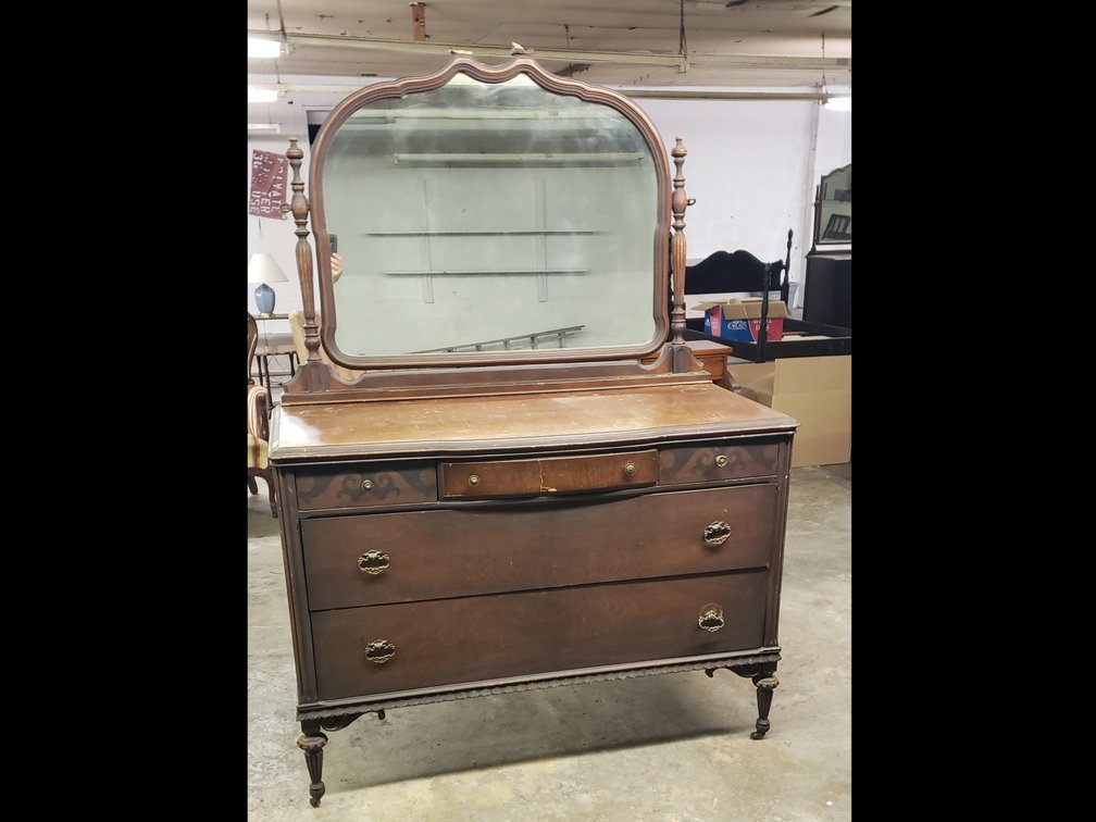 Vintage 5 Drawer Dresser
