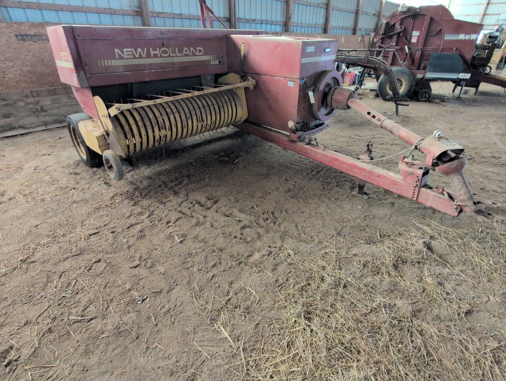 New Holland 570 Square Baler