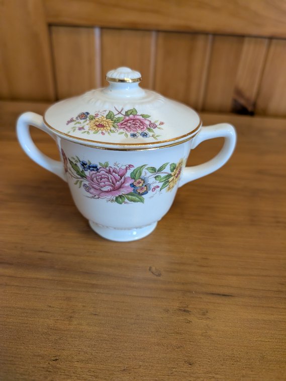 Vintage Homer Laughlin Lidded Sugar Bowl