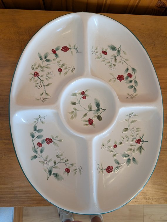 Pfaltzgraff Winterberry Oval Divided Serving Platter