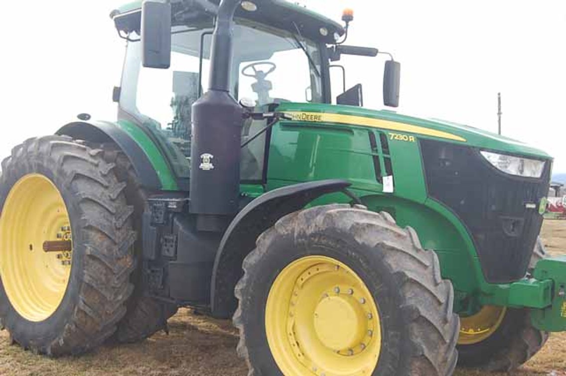 John Deere 7230R MFWD