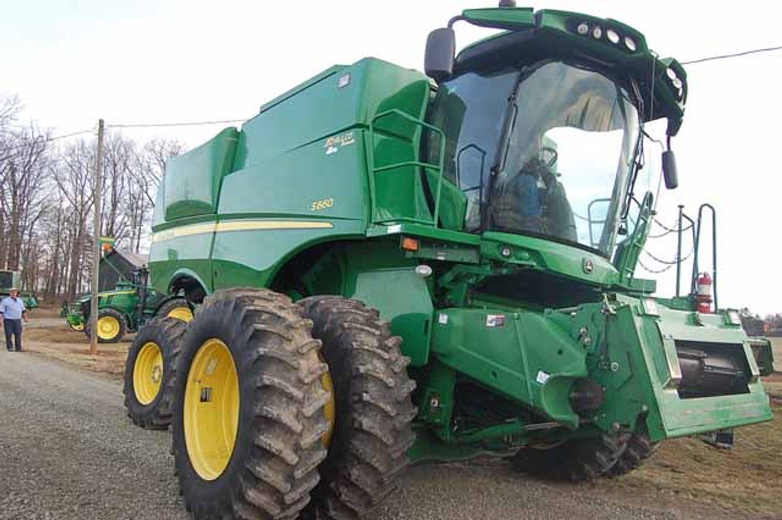 John Deere S660