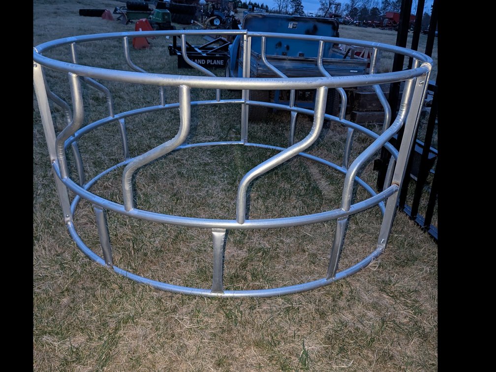 New 3 piece hay ring 