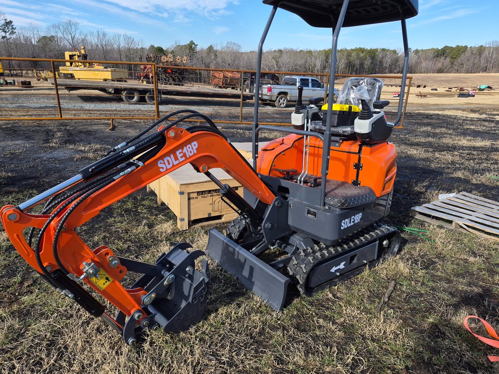 SDLE18P mini excavator
