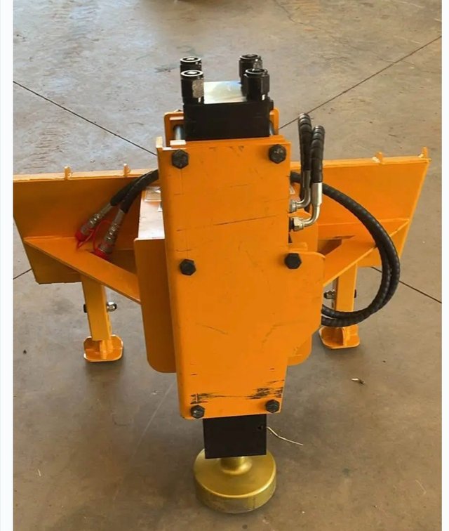 GIYI AD680 skidsteer post driver