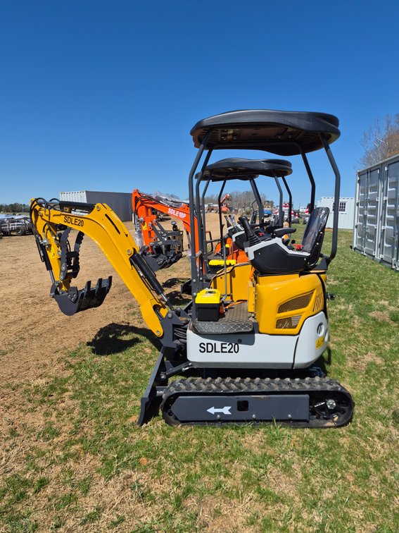 New SDLE20 mini excavator ( diesel)