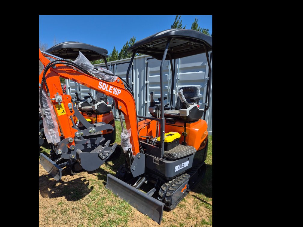 New SDLE18P mini excavator