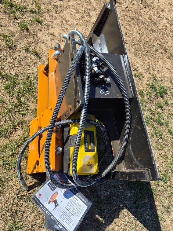 Wolverine skidsteer post driver
