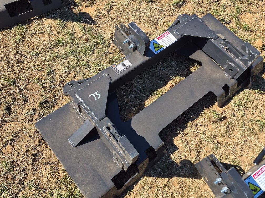 Skidsteer to 3pt adapter