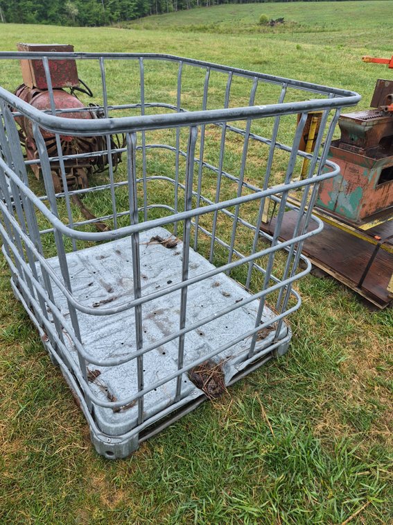 Metal crate