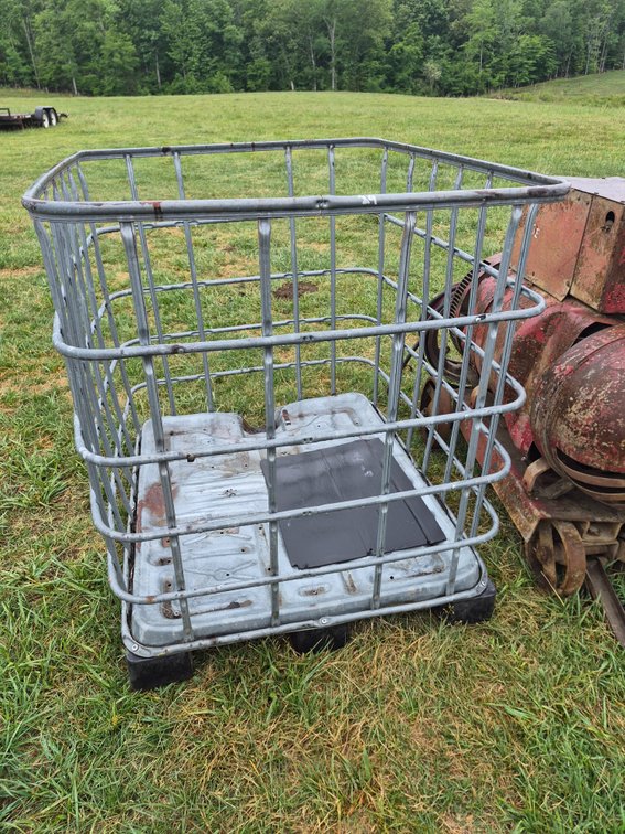 Metal crate