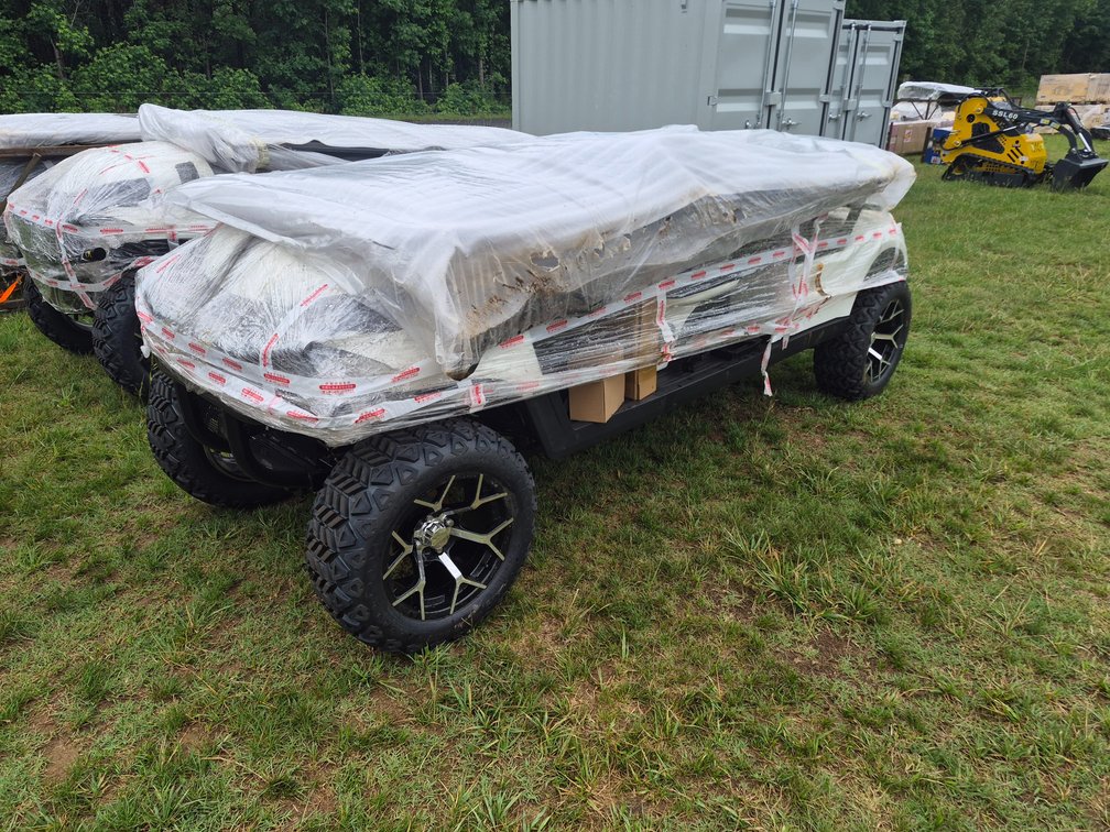 New white SDLGC100 6 golf cart