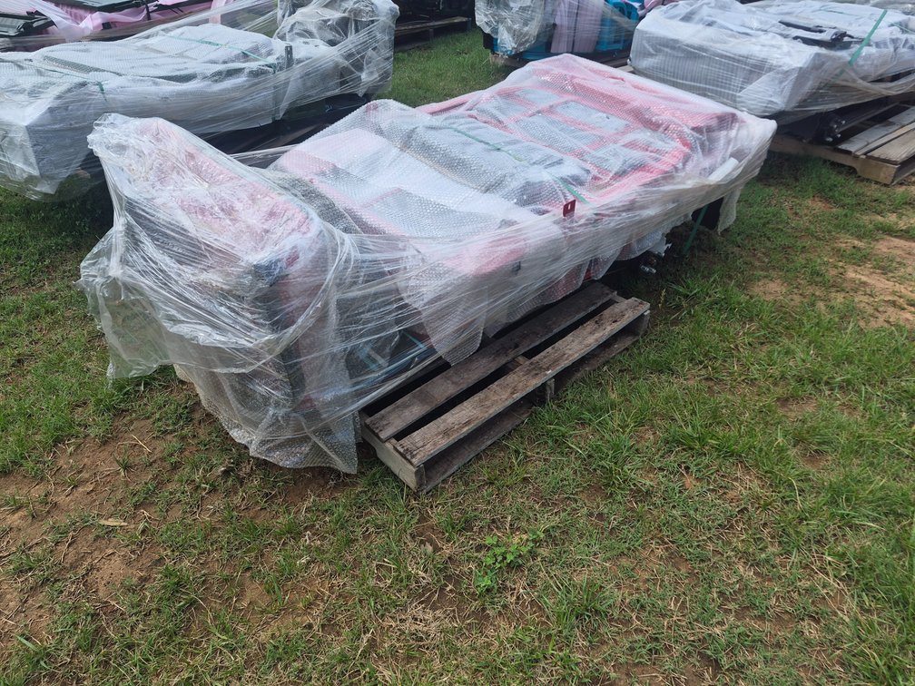 New red ET13 cart