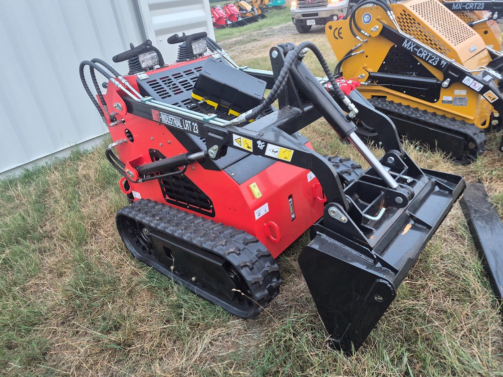 AGT LRT23 mini skidsteer