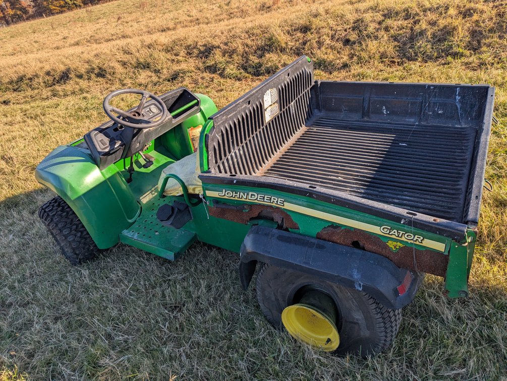 John Deere gator ( not running)
