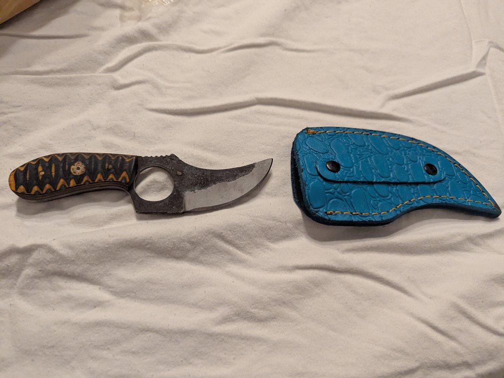 Knife and sleeve 