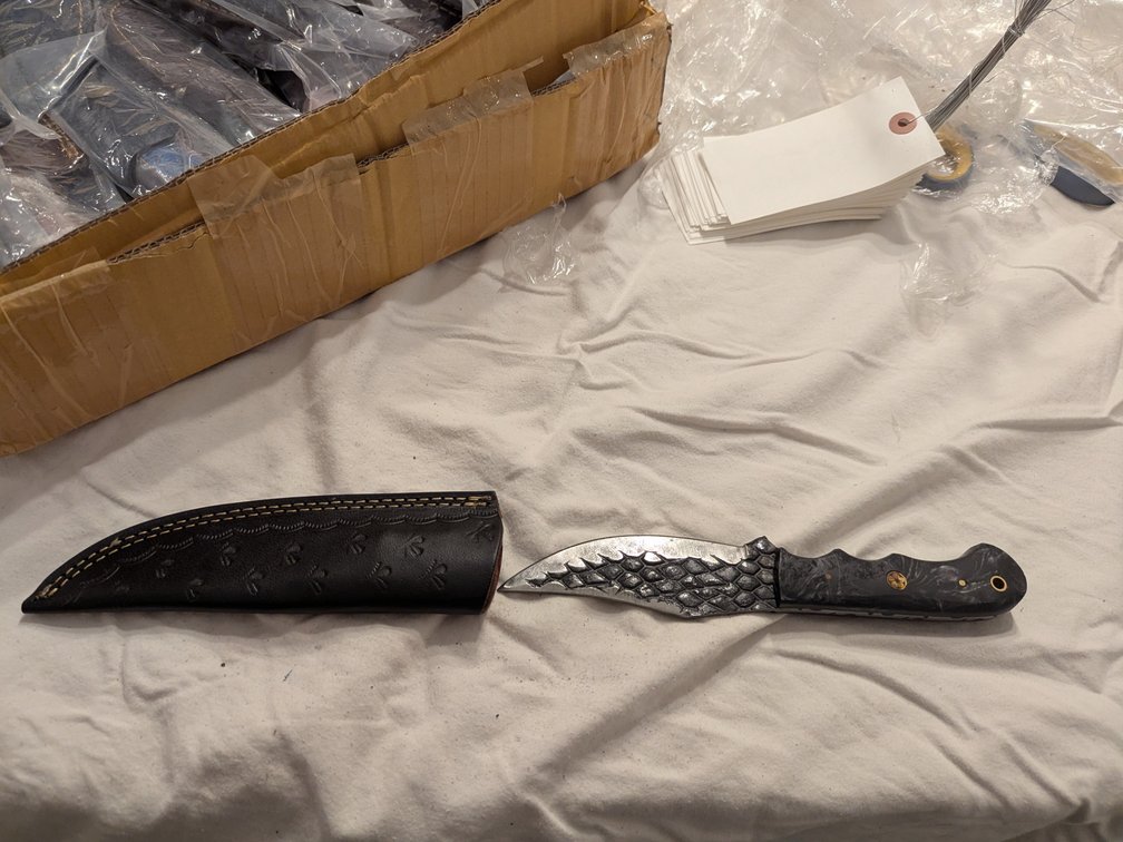 Knife and sleeve 