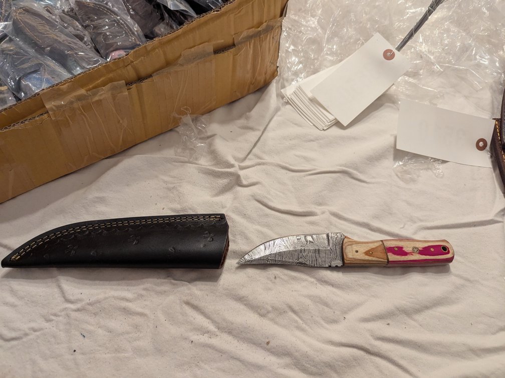 Knife and sleeve 