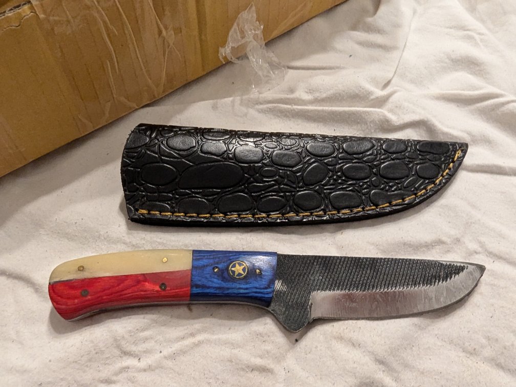 Knife and sleeve 