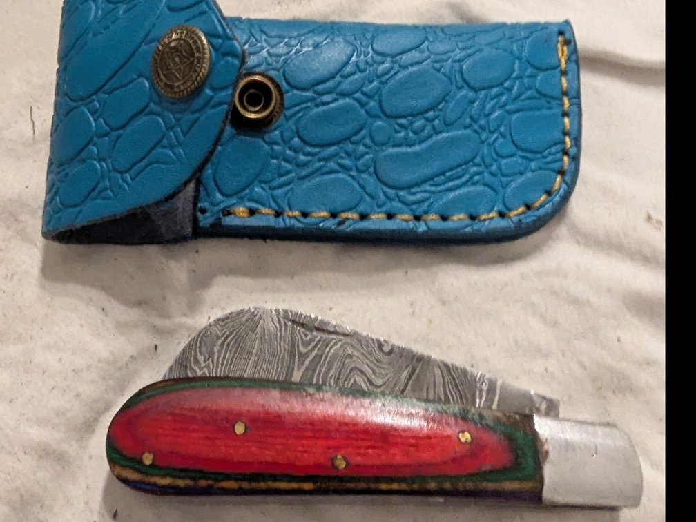 Knife and sleeve 
