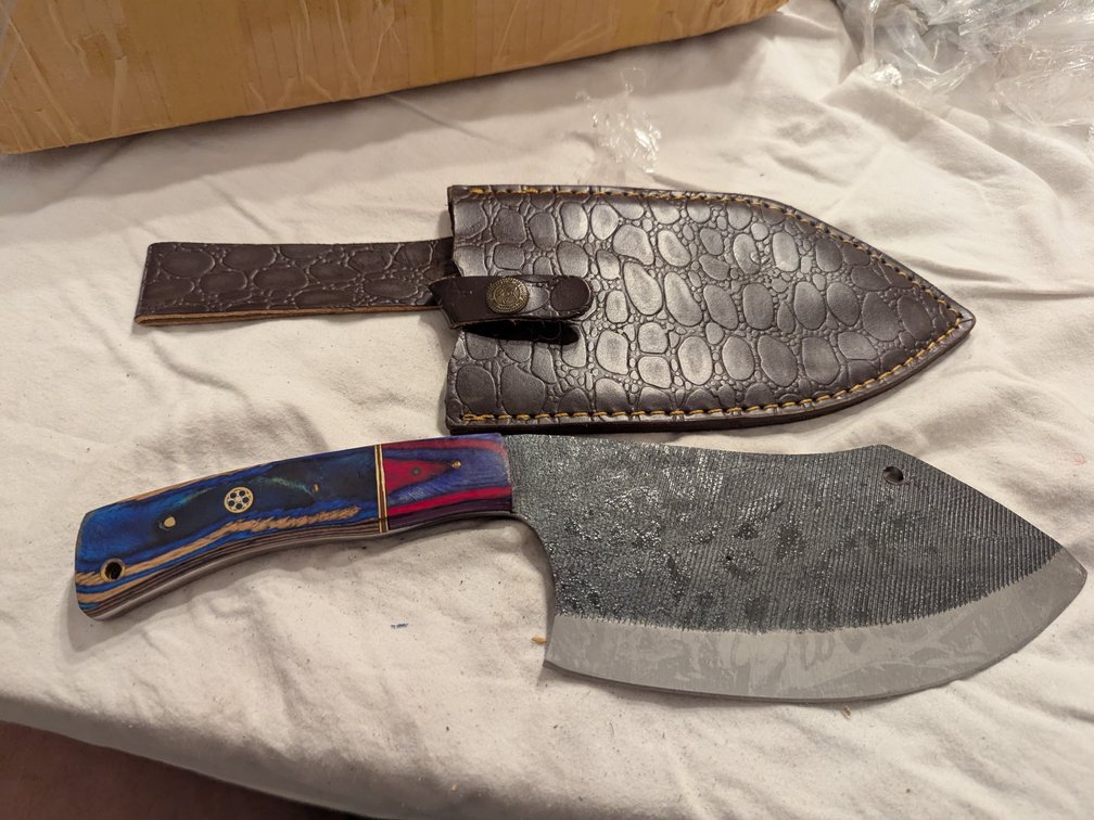 Knife and sleeve 