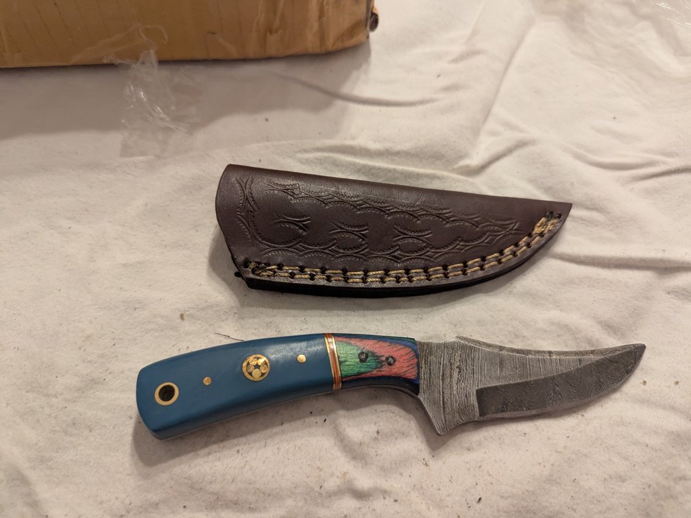 Knife and sleeve 
