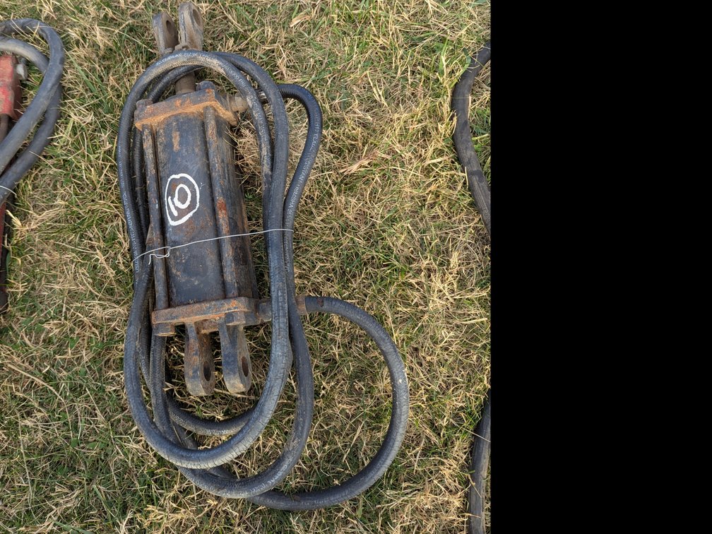 Hydraulic cylinder 