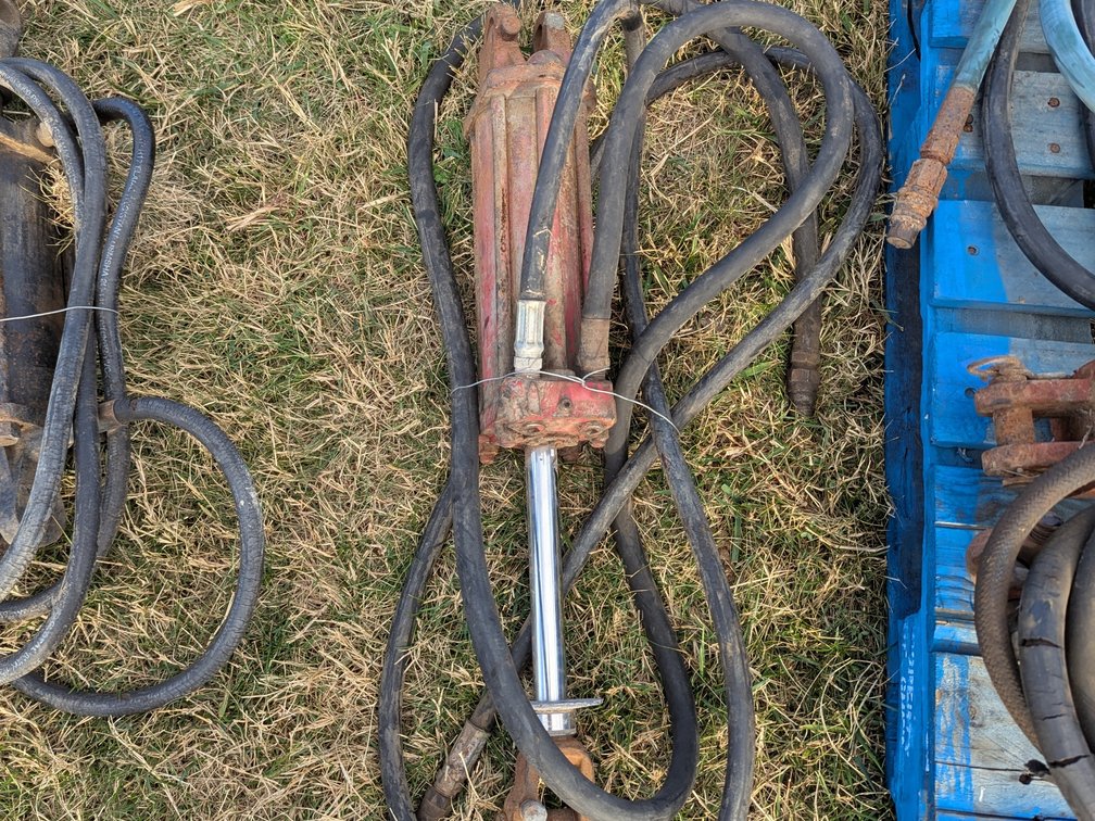 Hydraulic cylinder 