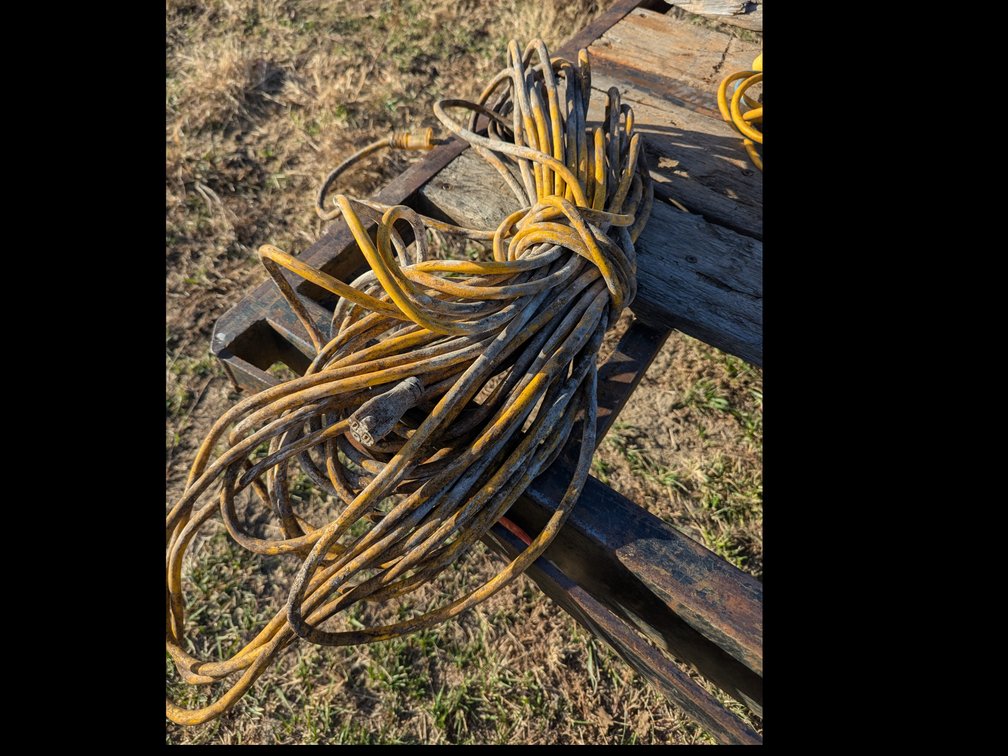 Electrical drop cord 