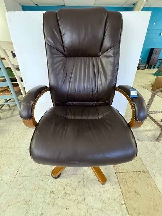 Executive High-Back Leather Swivel Office Chair
